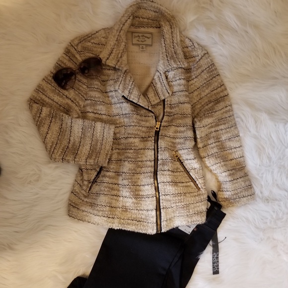 Lucky Brand Jackets & Blazers - ❤️Lucky Brand short soft jacket